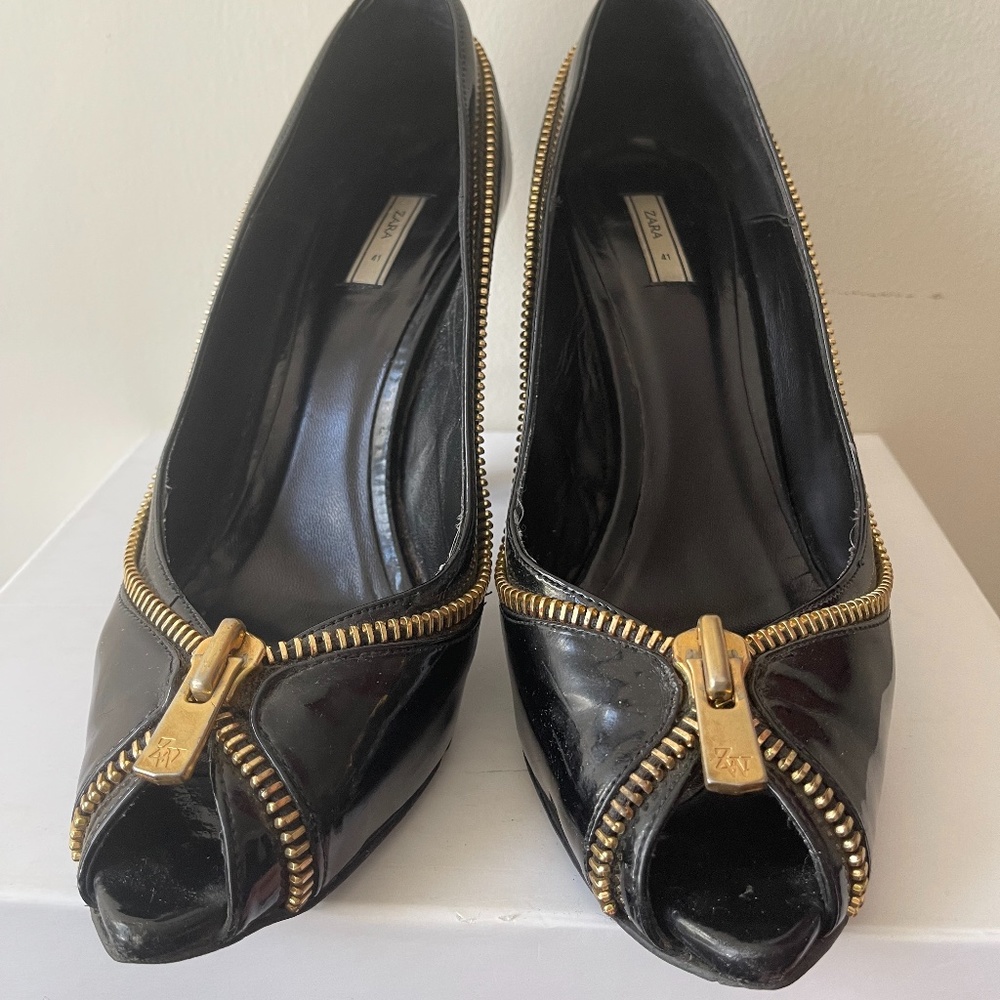 Zara Black and Gold Heels